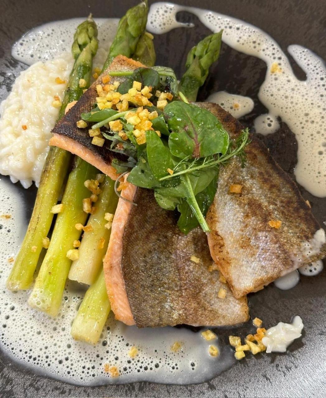 Hotel Gasthof Kroenele 卢斯特瑙 外观 照片