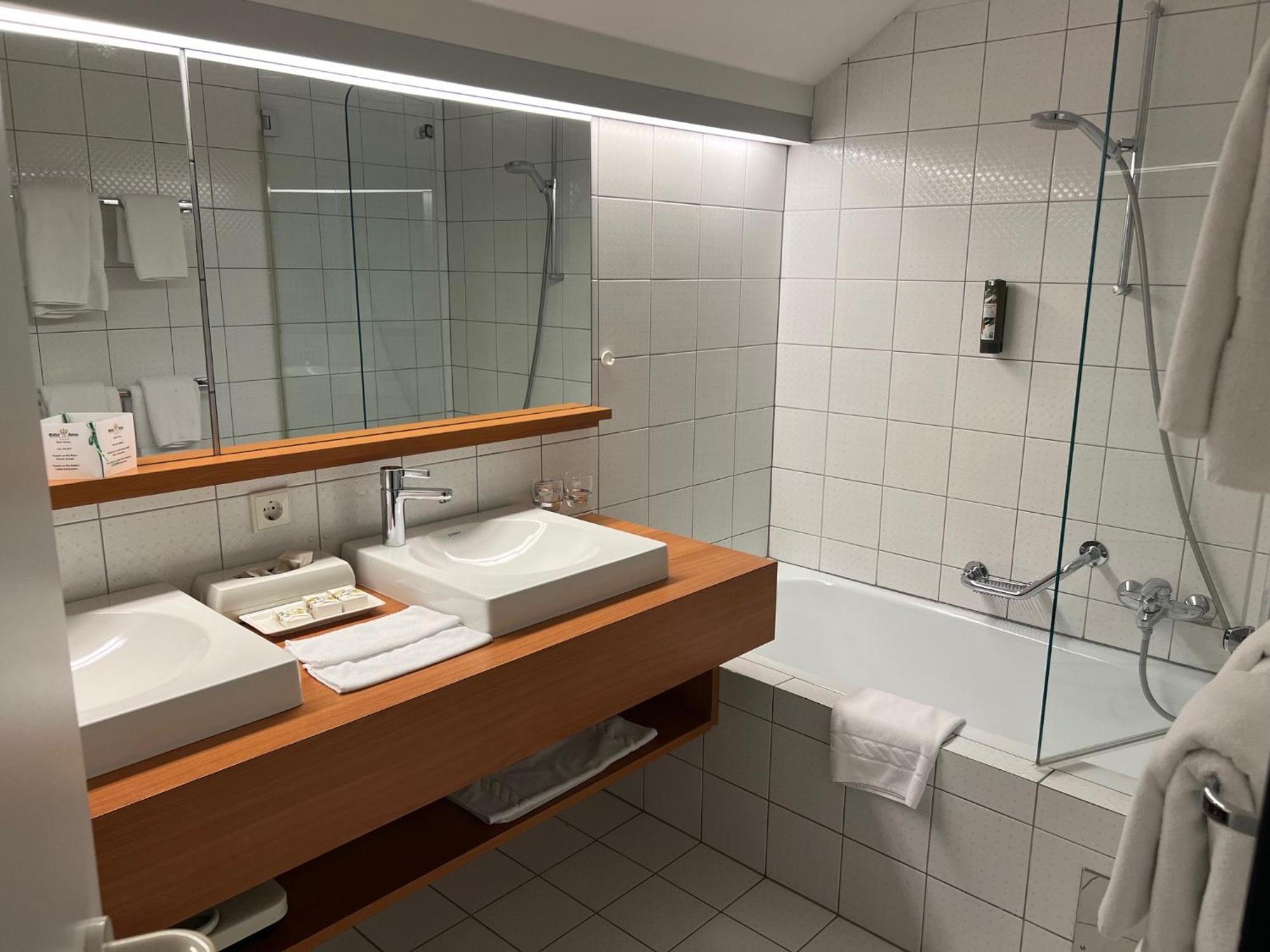 Hotel Gasthof Kroenele 卢斯特瑙 外观 照片