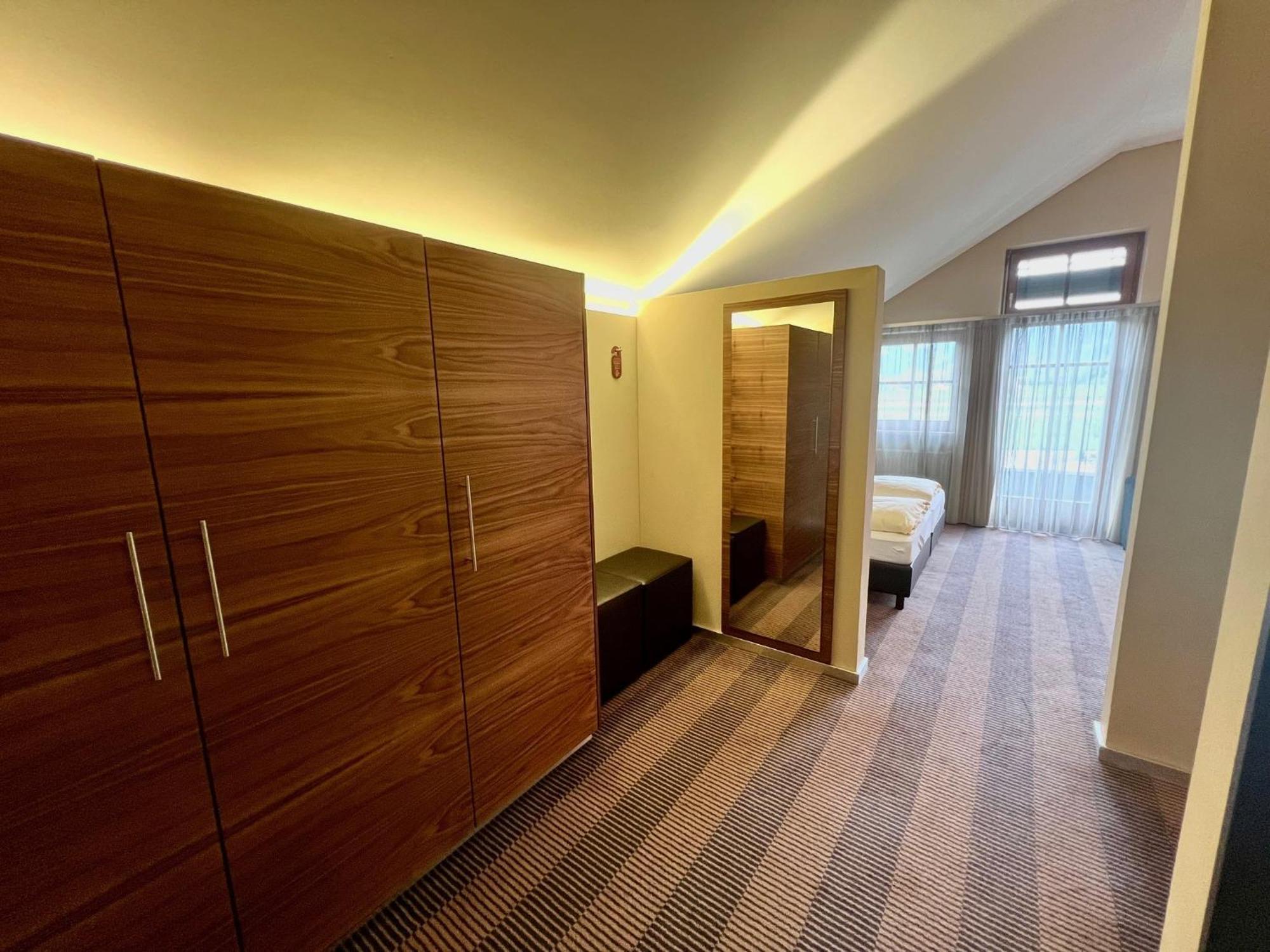 Hotel Gasthof Kroenele 卢斯特瑙 外观 照片